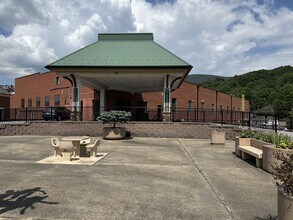 Building Photo - 212 Hice Ave