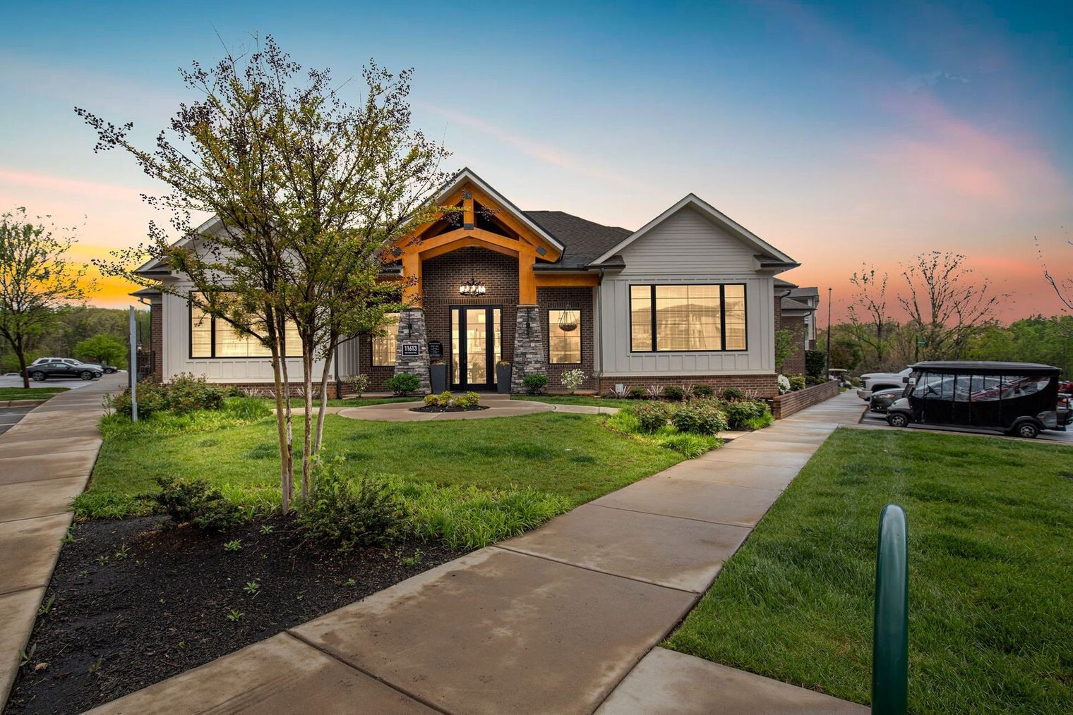 Building Photo - 811 Creekside Terrace Way