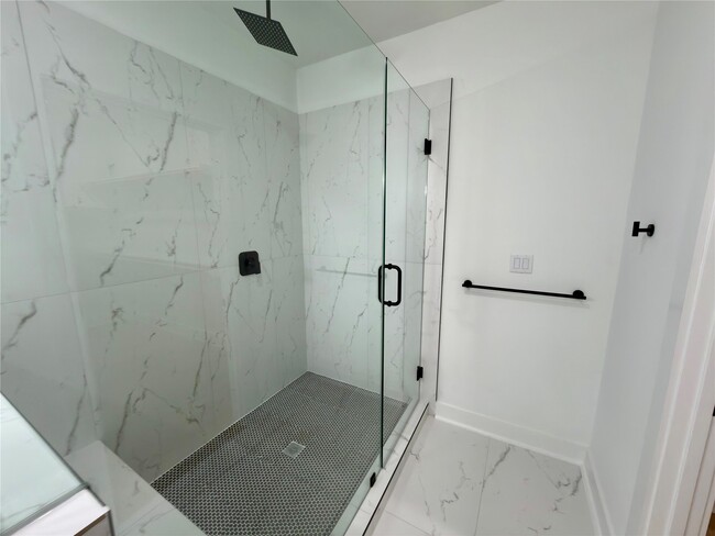 Building Photo - 1806 Benson St