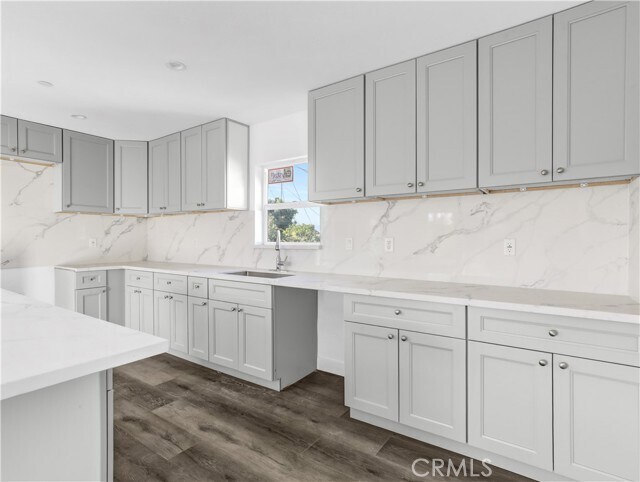 Building Photo - 1231 S Rowan Ave