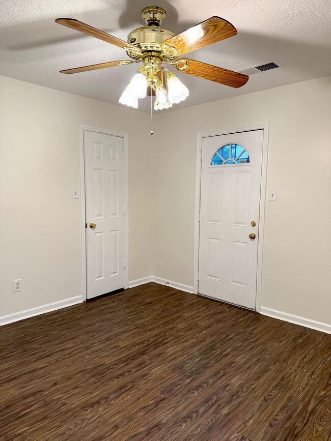 Building Photo - 6797 The Willows Cove