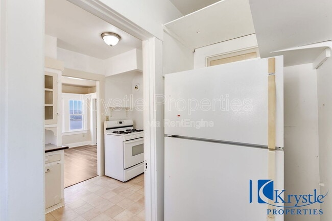 Building Photo - 517 Alhambra St