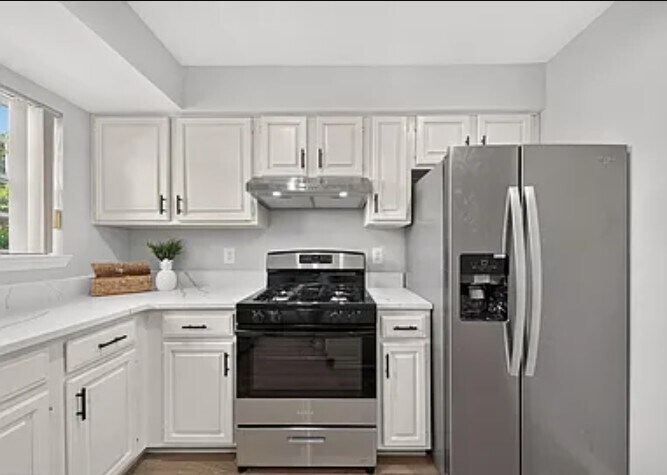 Building Photo - 6576 Medinah Ln