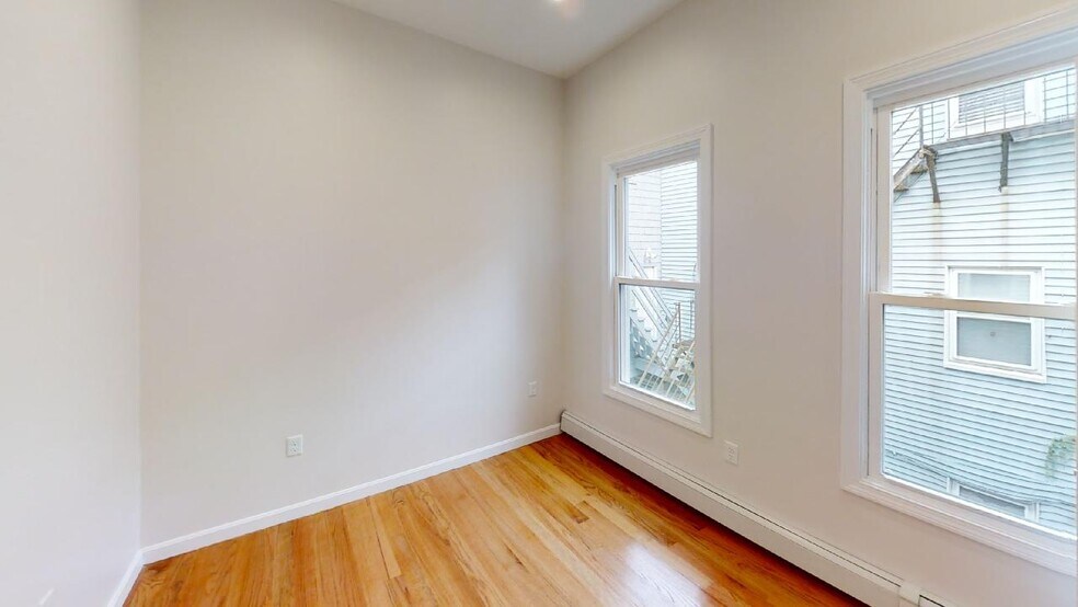 Building Photo - 130 Putnam St