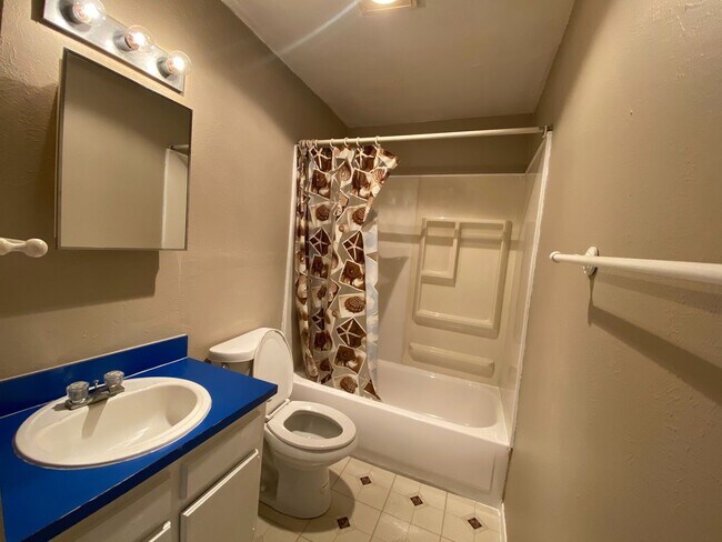 Building Photo - Great location!! Dont miss this 3 Bed house with a good rent