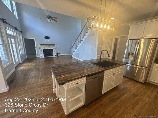 Building Photo - 326 Stone Cross Dr
