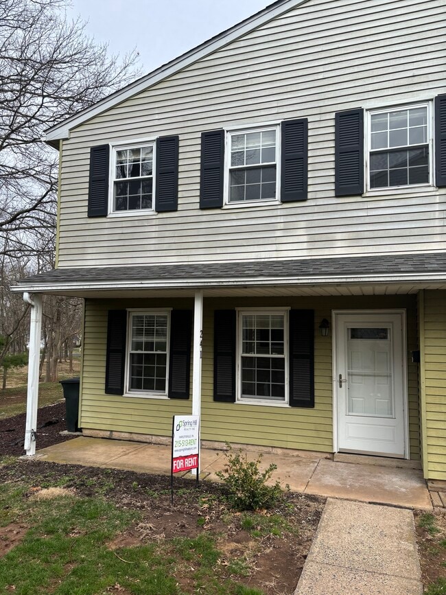 Building Photo - 241 Washington Pl