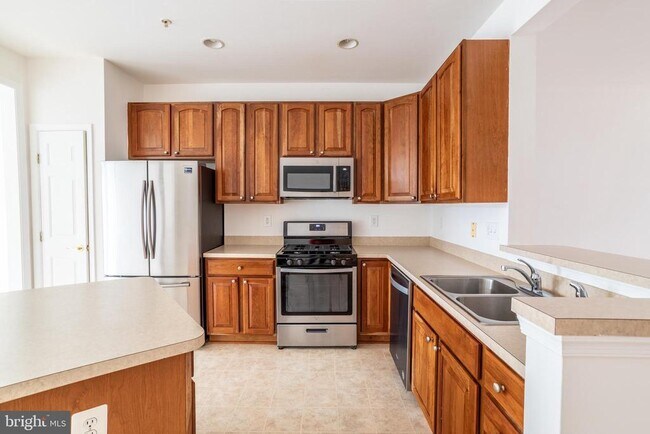 Building Photo - 9314 Penrose St