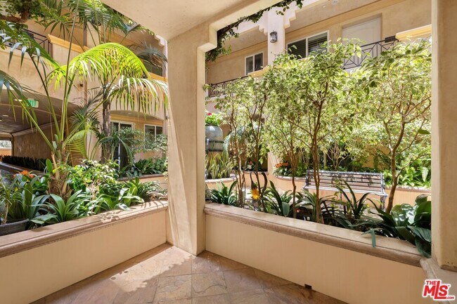 Building Photo - 16123 Sunset Blvd