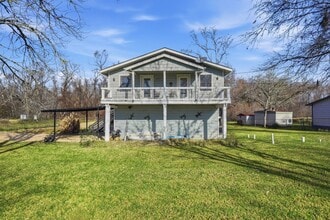 Building Photo - 360 S Lakeside Dr