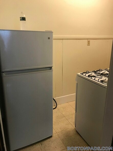 Building Photo - 163 Summer St