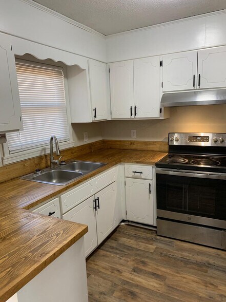 Building Photo - 286 R Sands Rd