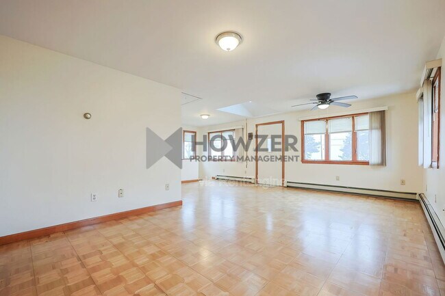 Building Photo - 35 Riverside Dr