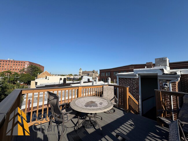Building Photo - One month free with 13 month lease. $250 I...