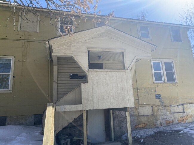 Building Photo - 1208 S 2nd Ave W