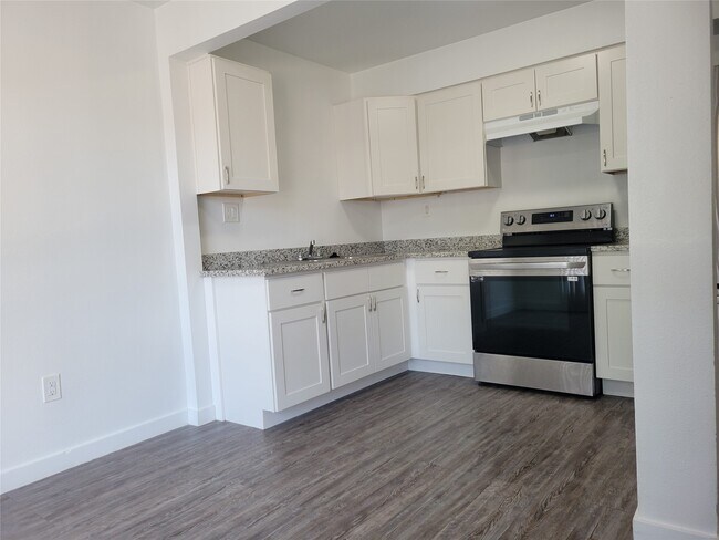 Building Photo - 7823 Detroit St