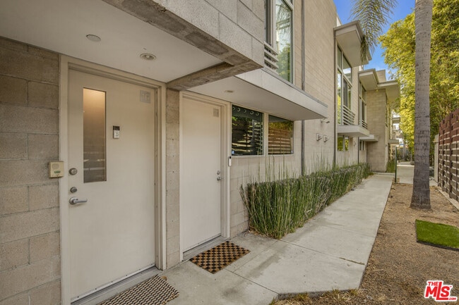 Building Photo - 717 Highland Ave
