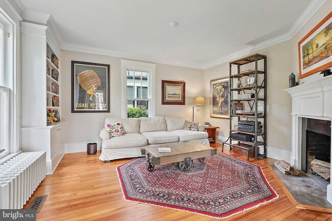 Building Photo - 1503 Russell Rd