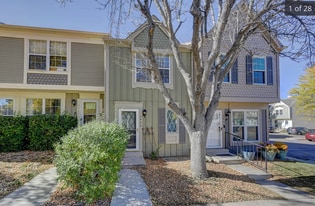 Building Photo - 3509 Queen Anne Way