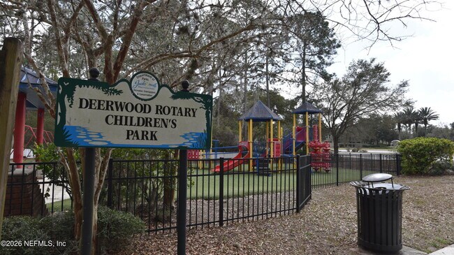 Building Photo - 7990 Baymeadows Cir E