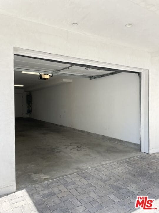 Building Photo - 5226 Satsuma Ave