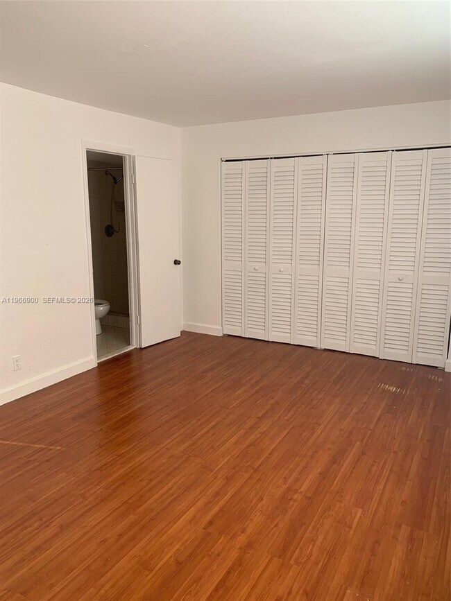 Building Photo - 6520 SW 41st St