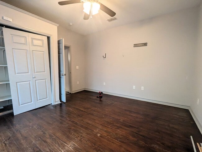 Building Photo - Coming Soon!  3 Bed, 1 Bath on Arkansas Side