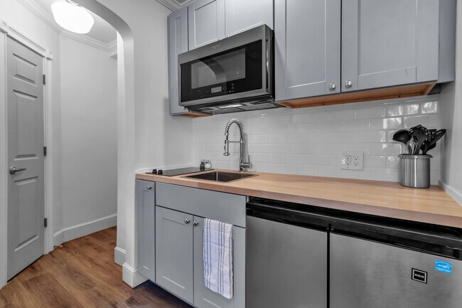 Building Photo - 23 Allen St