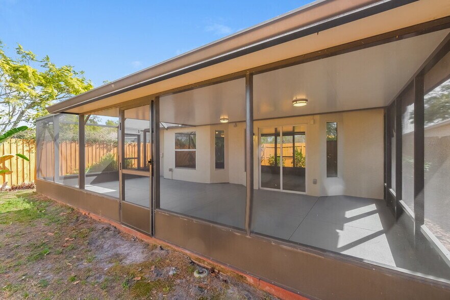 Building Photo - 10610 Navigation Dr