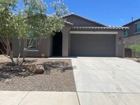 Building Photo - Home that has everything you need!