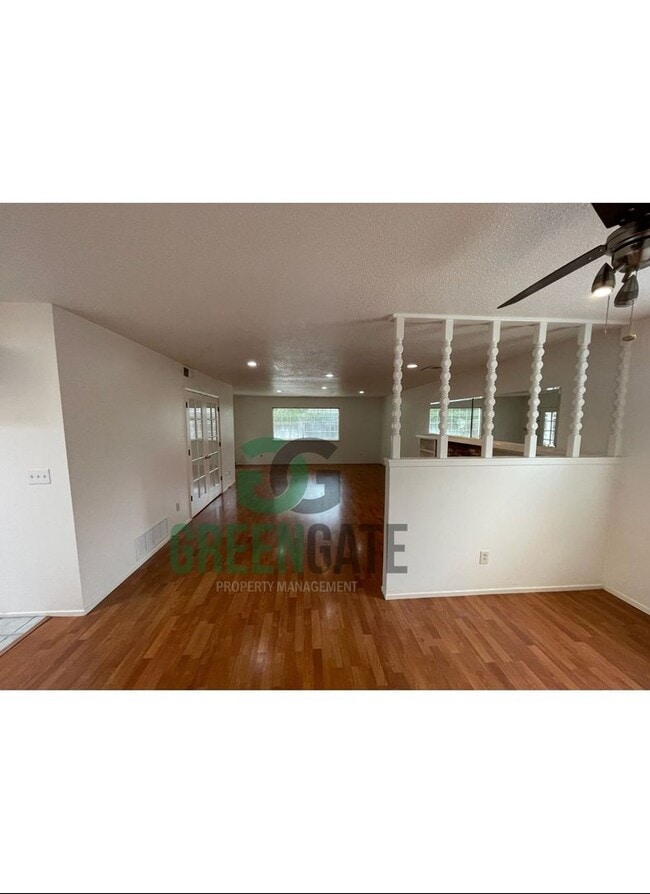 Building Photo - Spacious 4Bedroom 2Bath AVAILABLE NOW in Modesto!!