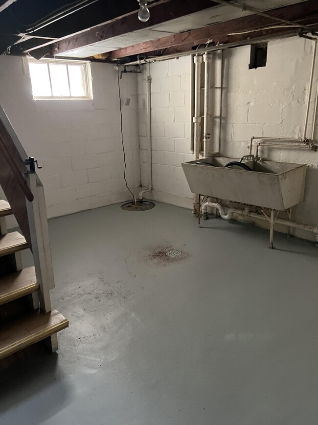 Building Photo - 1210 W Mac Queen Ave