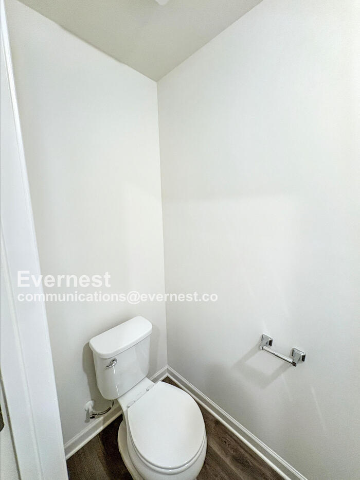 Building Photo - 137 Flowering Cherry St