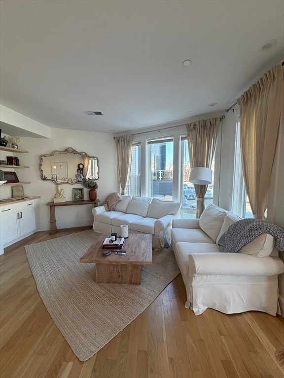 Building Photo - 283 Old Colony Ave