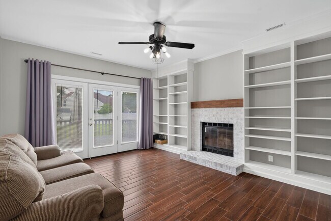 Building Photo - 898 Gunston Ct