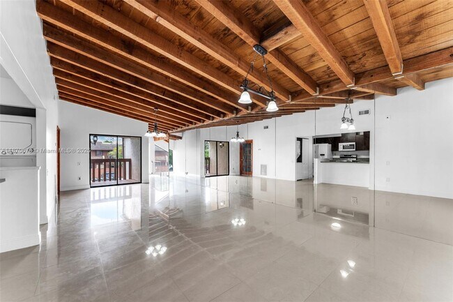 Building Photo - 6614 SW 114th Pl