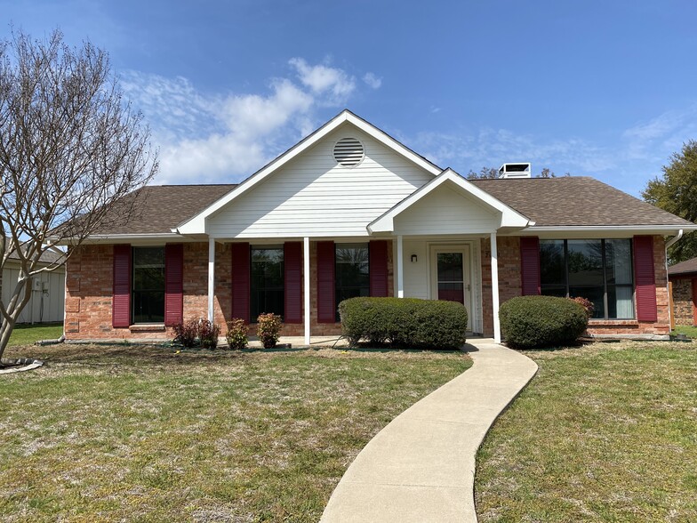 Front House with Covered Front Porch - 2429 Majestic Dr