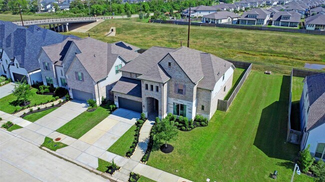 Building Photo - 1922 Pleasant Grove Dr