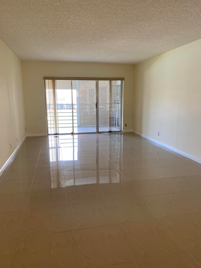 Building Photo - 3212 Strawflower Way