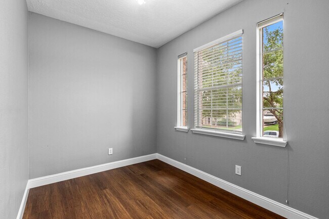 Building Photo - 13507 Country Green Ct