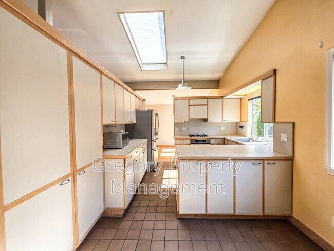 Building Photo - 11757 NE 143rd St