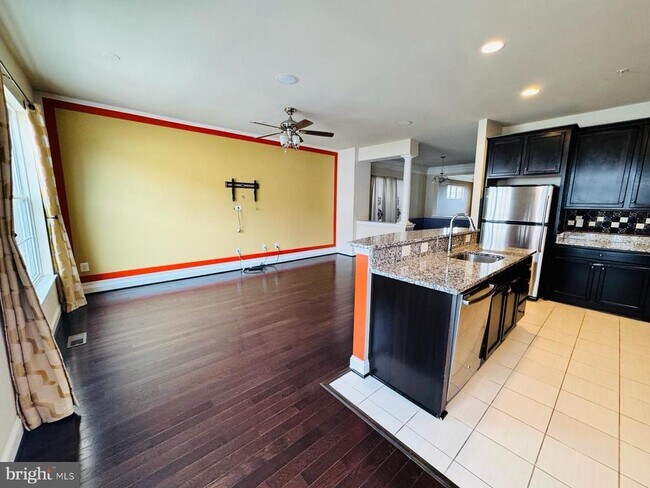 Building Photo - 12406 Carriage Park Pl