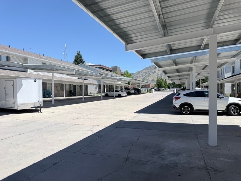 Building Photo - 1249 N 400 E