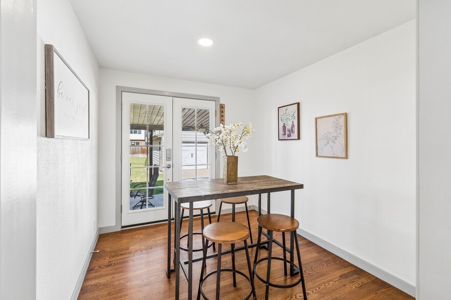 Building Photo - 4215 S Lipan St