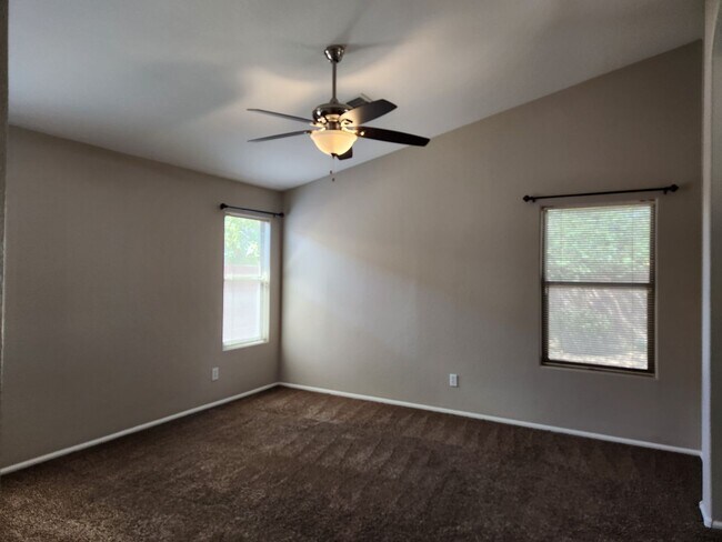 Building Photo - Norterra 4 bed/2 bath Rental Home Available!