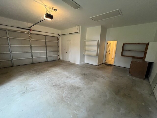 Building Photo - 633 Wendover Way