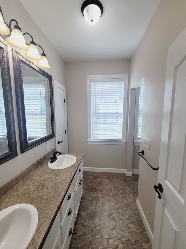 Building Photo - Beautiful Brick Ranch in Campbell County