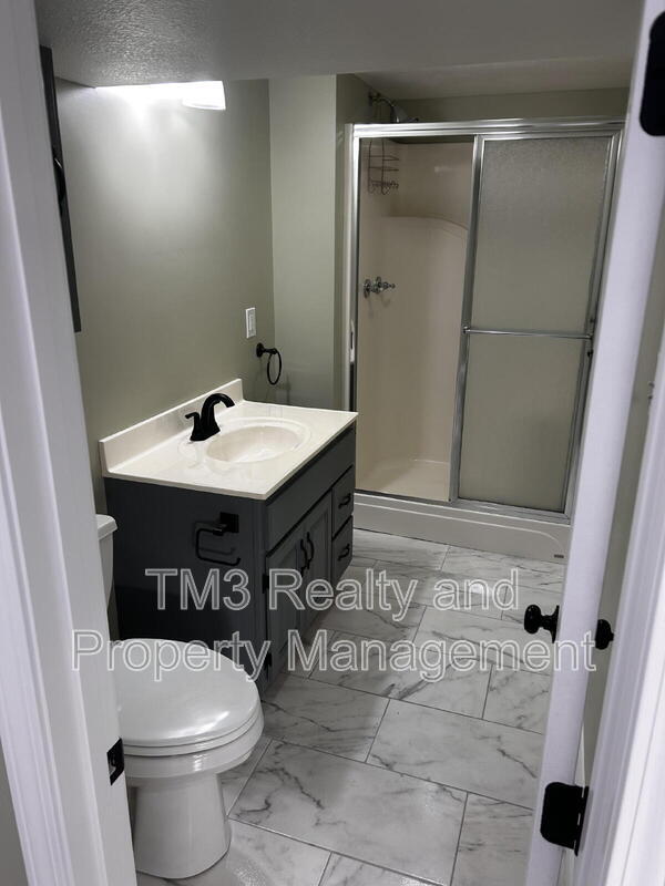 Building Photo - 506 S 17th St