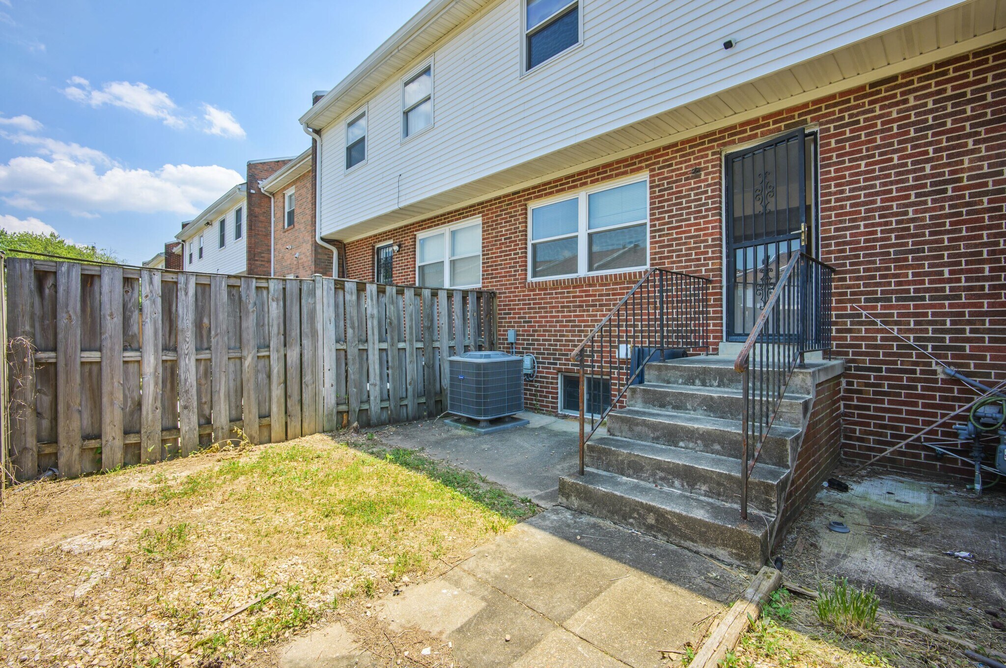 Building Photo - 3019 Sunset Ln