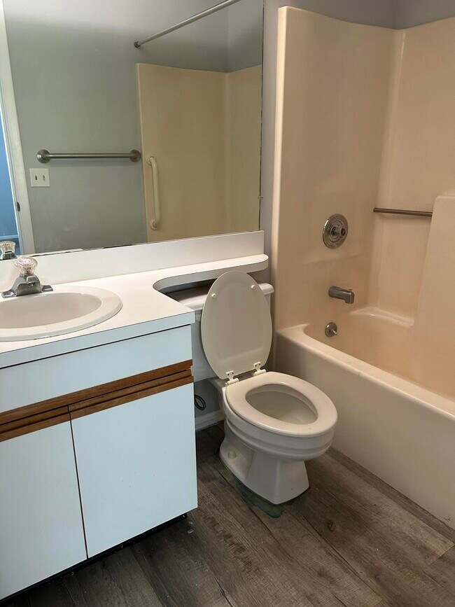 Building Photo - 19 Lake Vista Trail